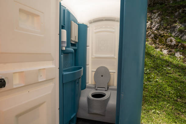 Porta potty delivery and setup in Glen Head, NY
